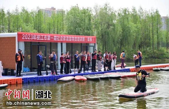 刘康 摄