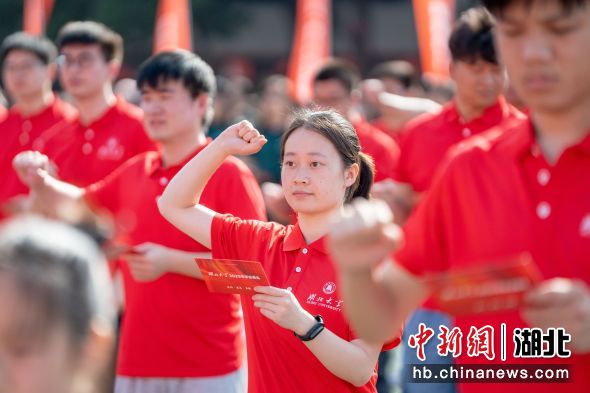 向正鹏 摄