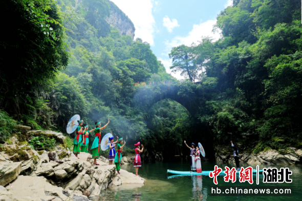 古桥神树渡口。 吴冰 摄 